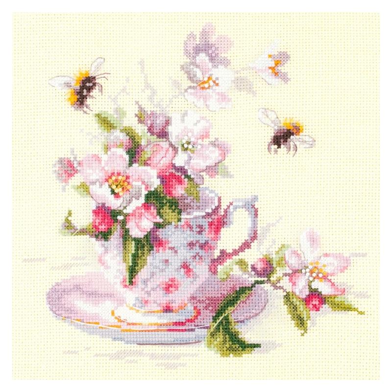 Cross Stitch Kit Roses For Needlewoman